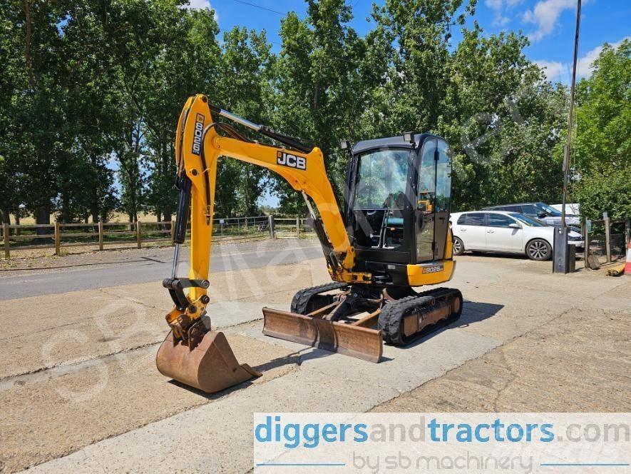 JCB 8026 CTS 小型挖掘机