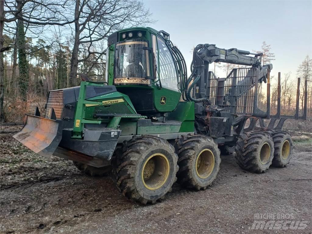 John Deere 1010 G 集运机