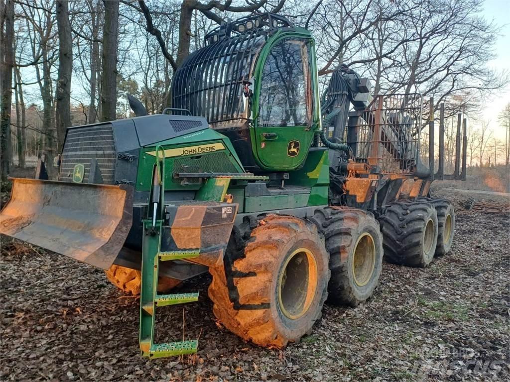 John Deere 1010 G 集运机