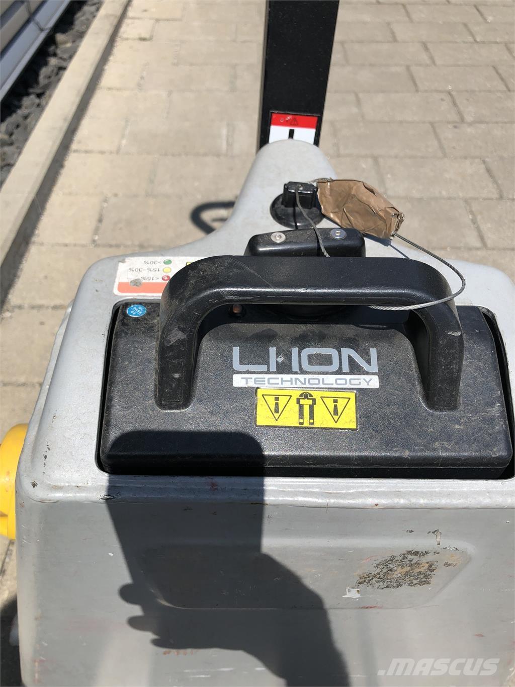 Still ECH12 手推堆垛车