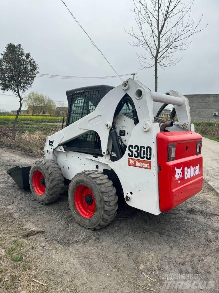 Bobcat S 300 滑移装载机