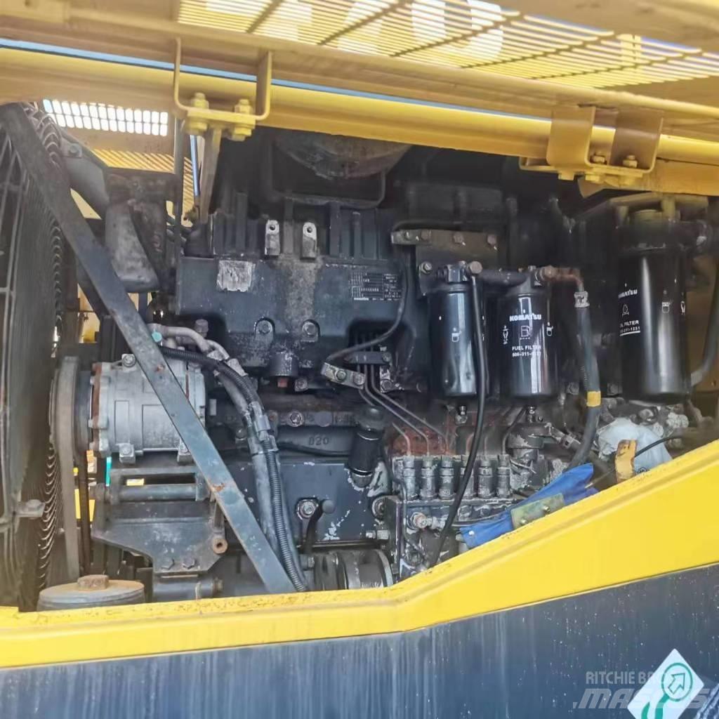 Komatsu WA 320-5 轮式装载机