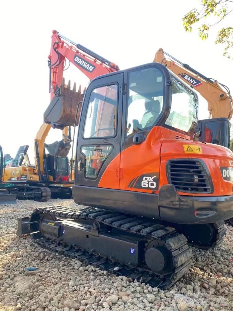 Doosan dx60 履带挖掘机