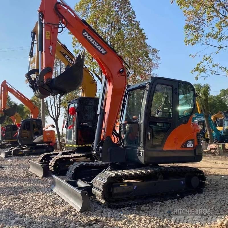 Doosan dx60 履带挖掘机
