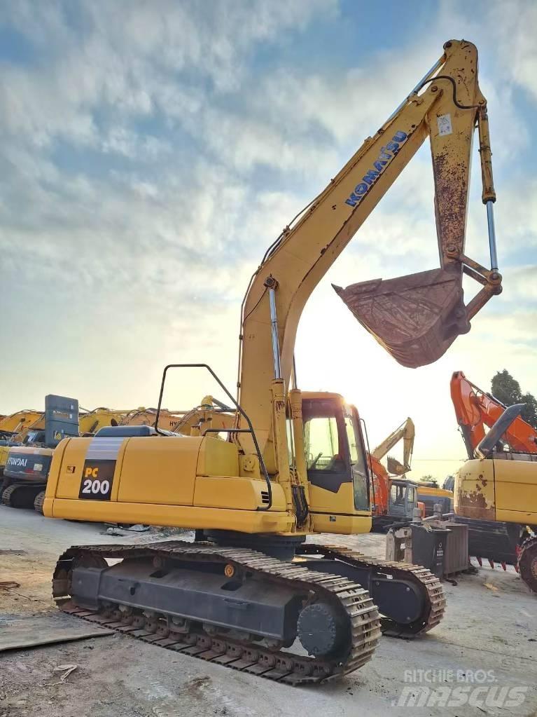 Komatsu PC 200-7 履带挖掘机
