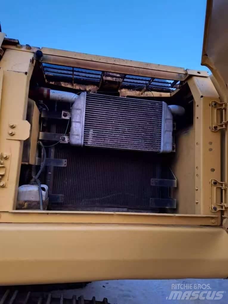 Komatsu PC 200-7 履带挖掘机
