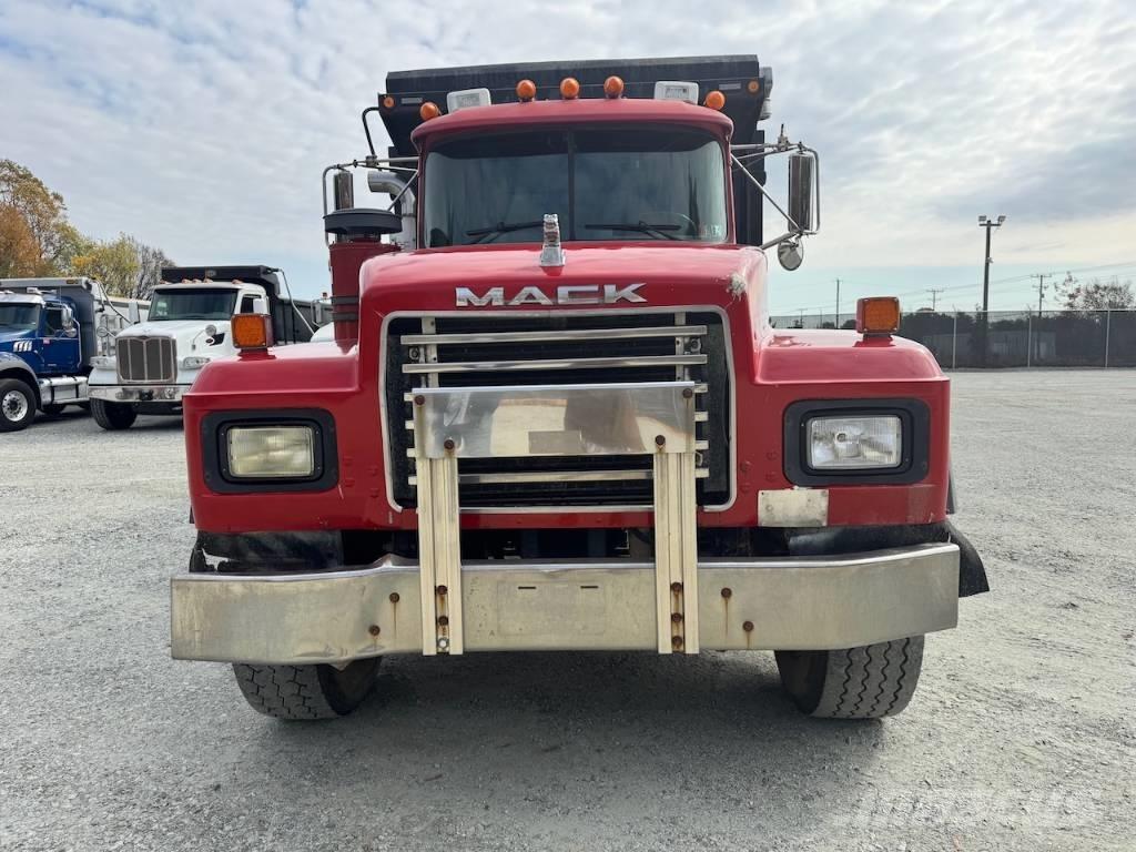 Mack RD 688 S 自卸式货车
