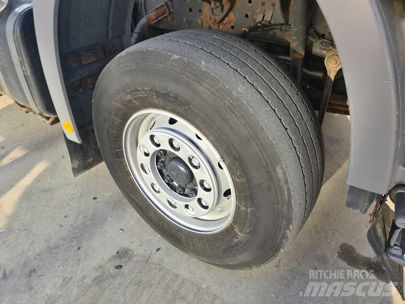 Mercedes-Benz DB2646 工程吊钩车