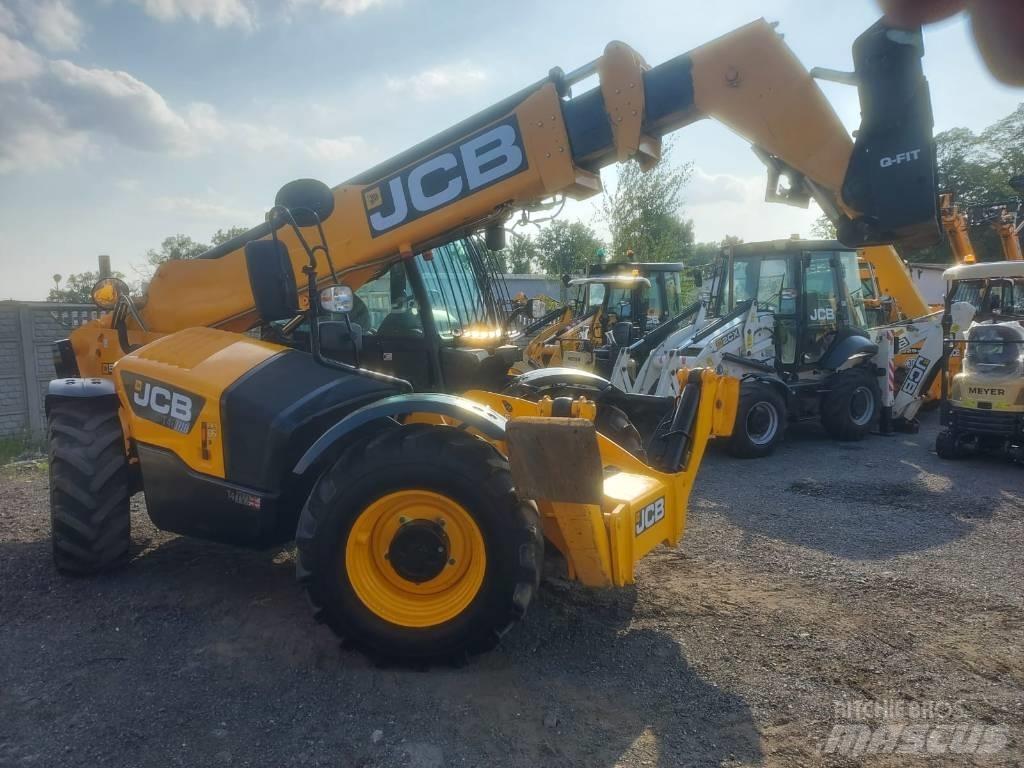 JCB 535-125 伸缩臂叉装车|叉装车