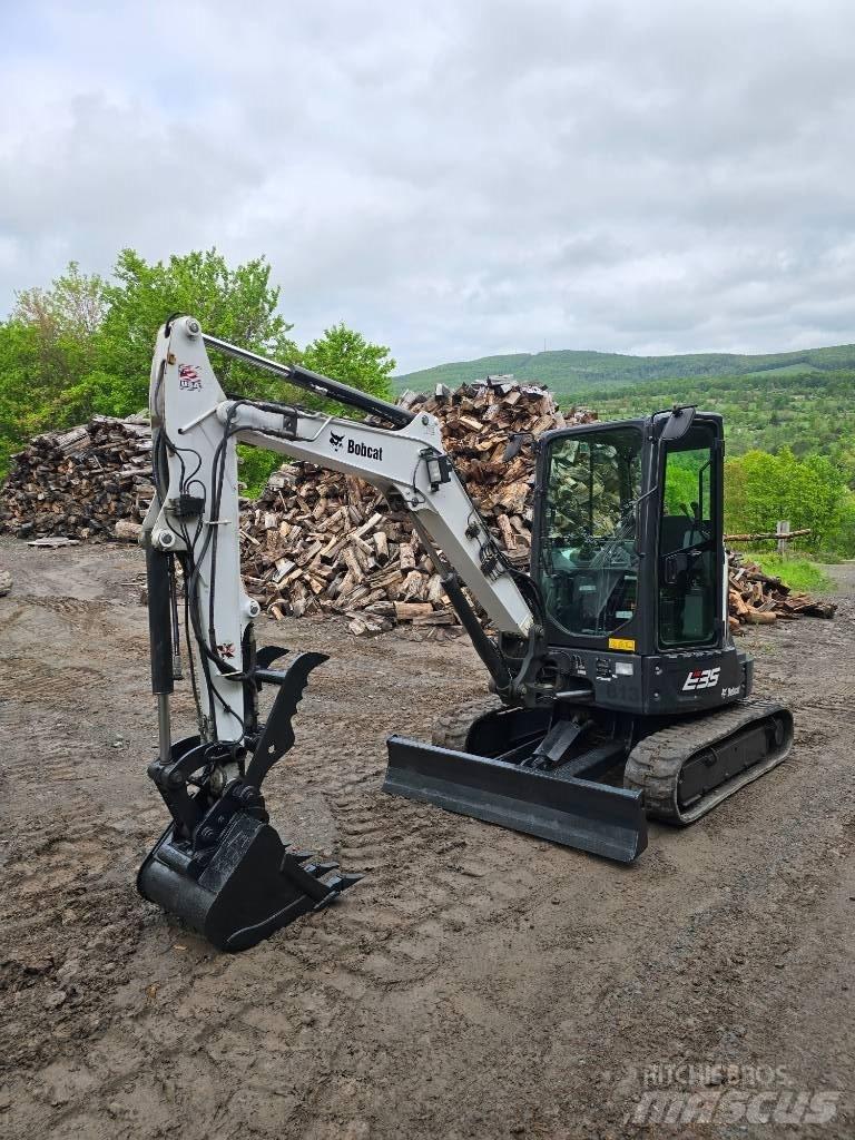 Bobcat E 35 小型挖掘机