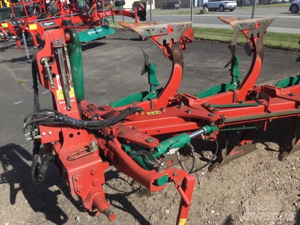 Kverneland ES85 双向犁