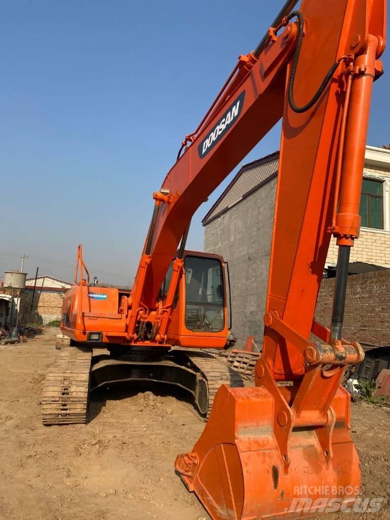 Doosan dh220lc-7 履带挖掘机