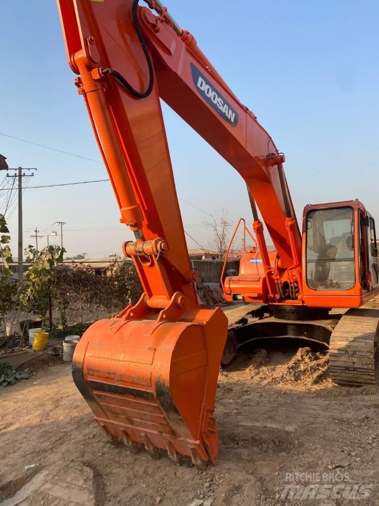 Doosan dh220lc-7 履带挖掘机