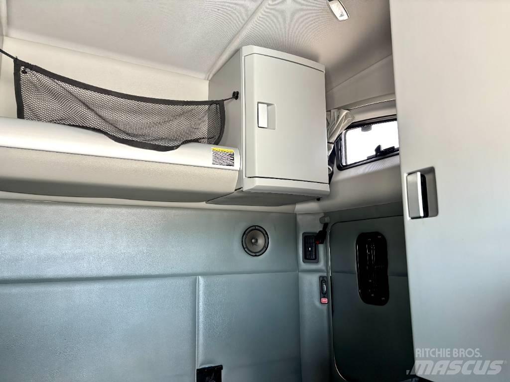Kenworth T 880 牵引车