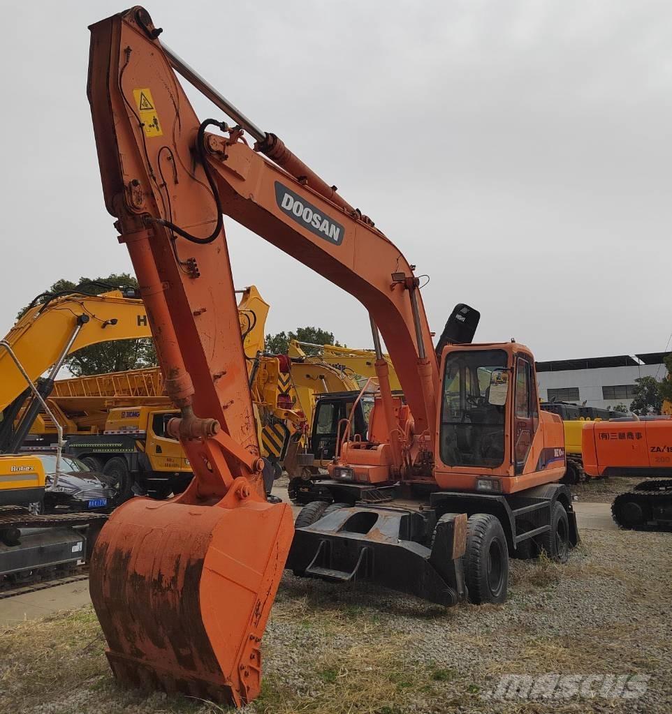Doosan DH210W-7 轮式挖掘机