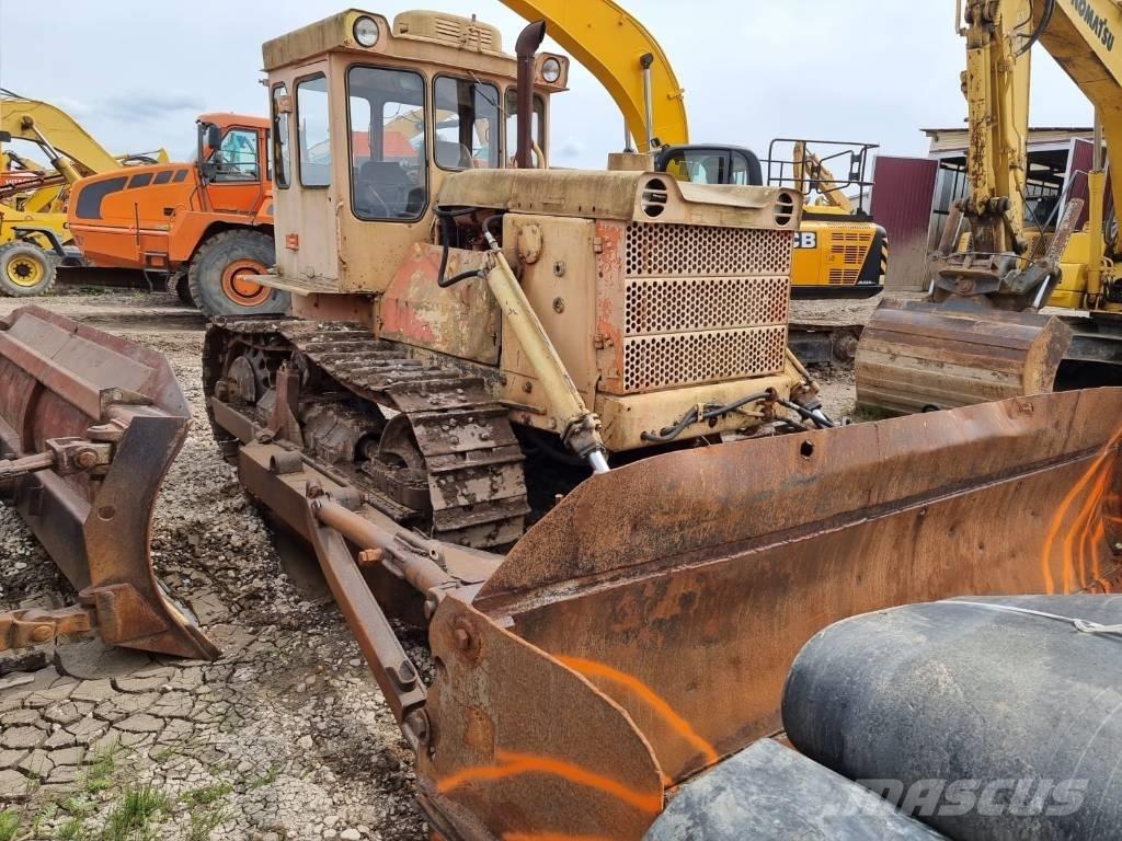CAT T 130 履带式推土机