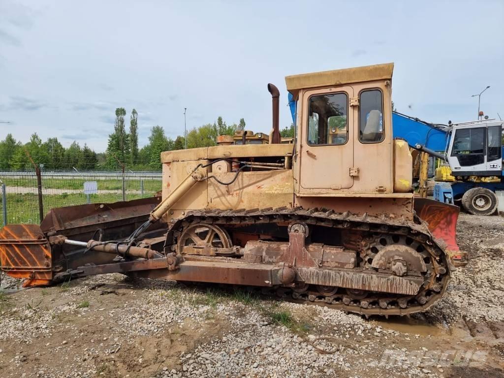 CAT T 130 履带式推土机