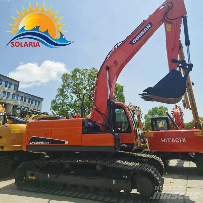 Doosan dx225lc-9c 履带挖掘机