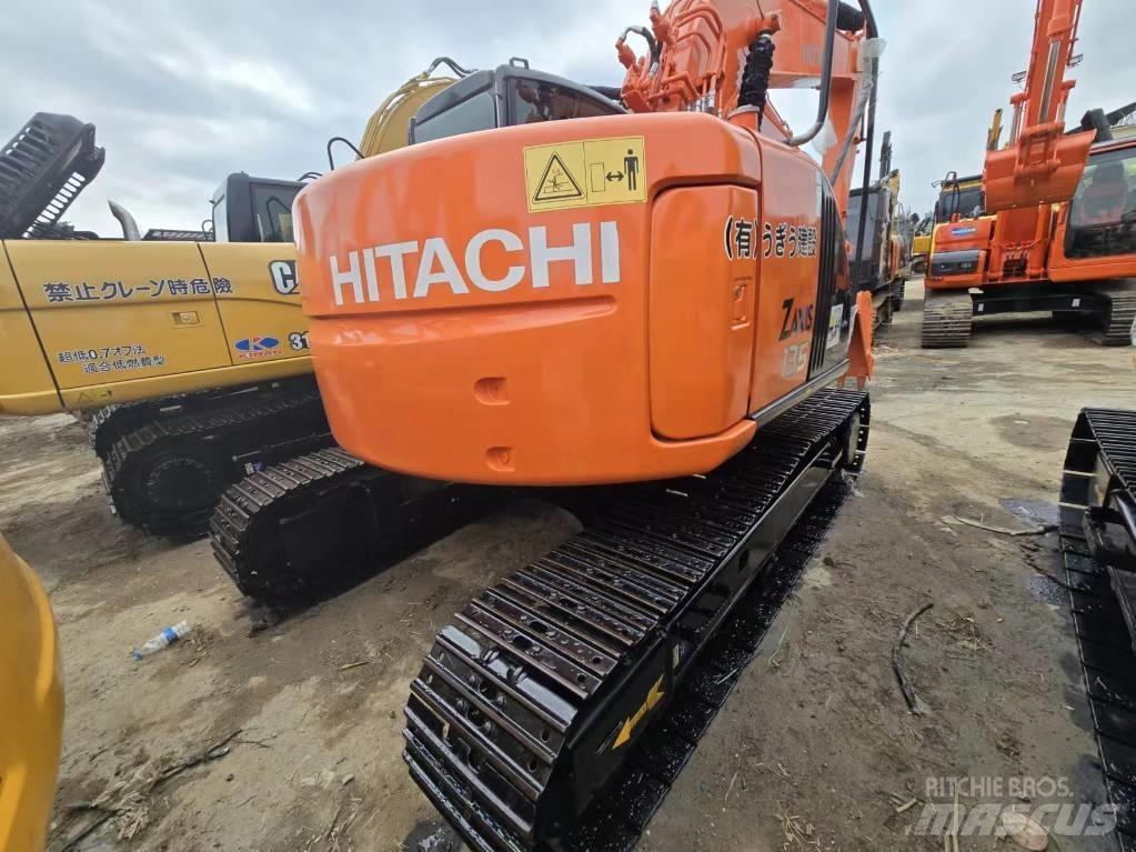 Hitachi ZX 135 US 履带挖掘机