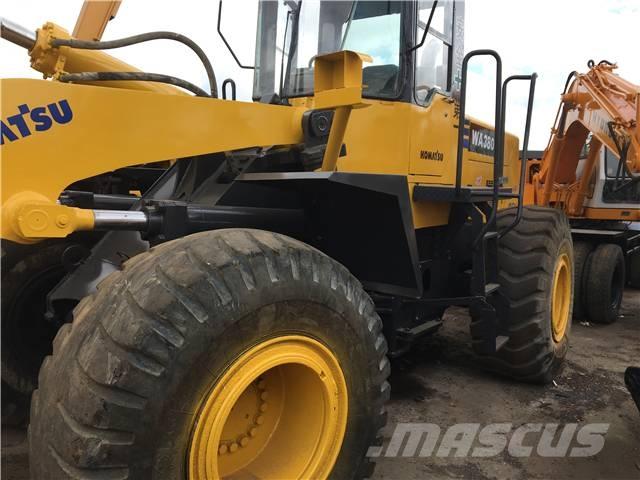 Komatsu WA 380 轮式装载机
