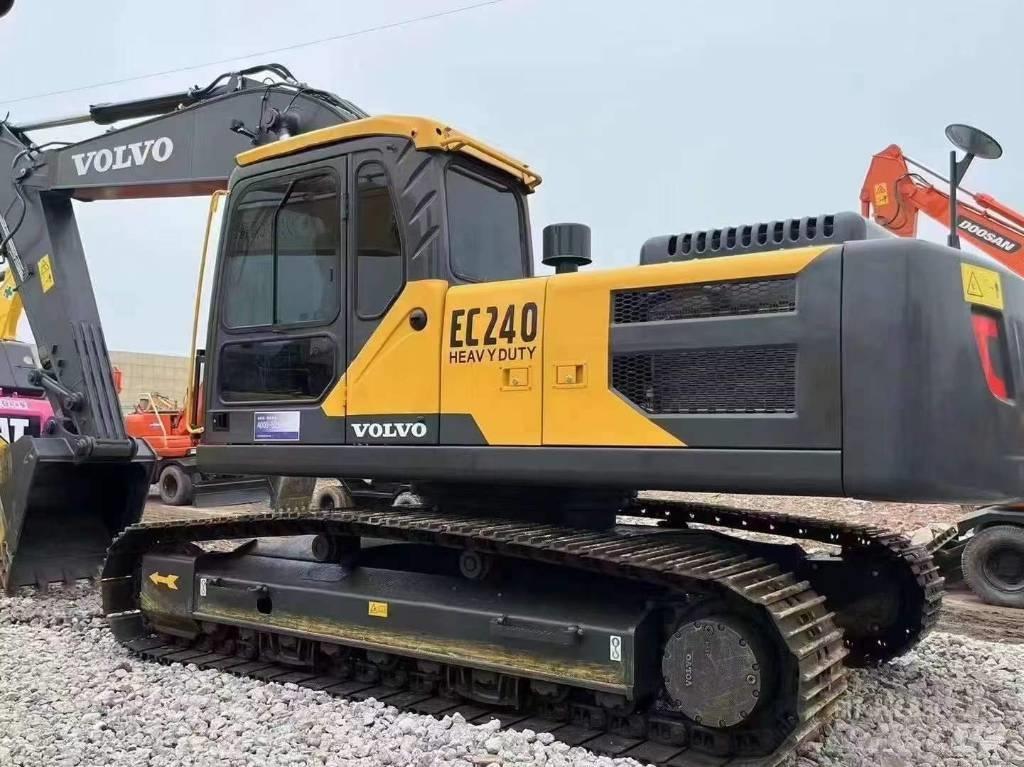 Volvo ec240D 履带挖掘机