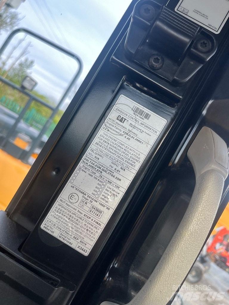 CAT 320 履带挖掘机