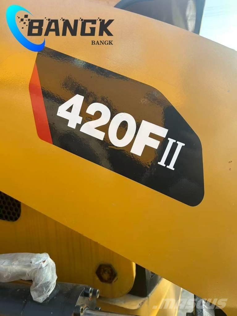 Catvik ERILLAR-420II 轮式挖掘机