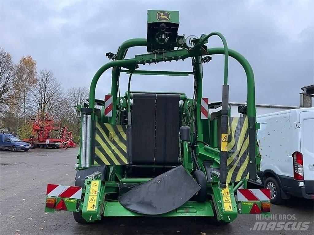 John Deere C451R 圆捆打捆机