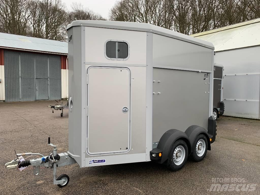 Ifor Williams HB403 动物运输拖车