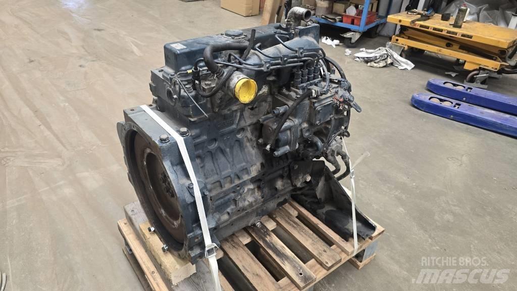 Kubota V2403 发动机