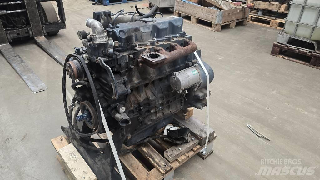 Kubota V2403 发动机