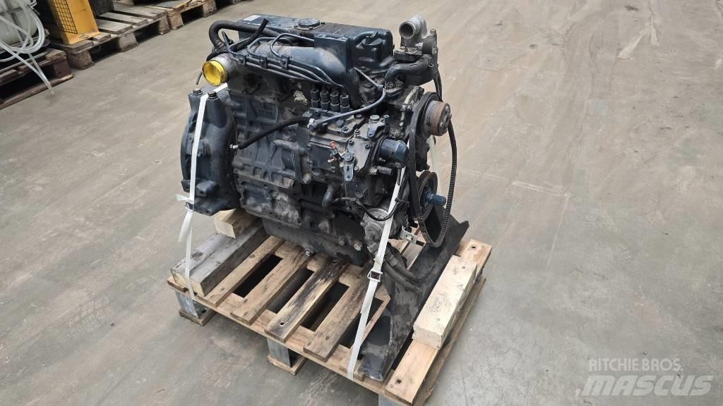 Kubota V2403 发动机