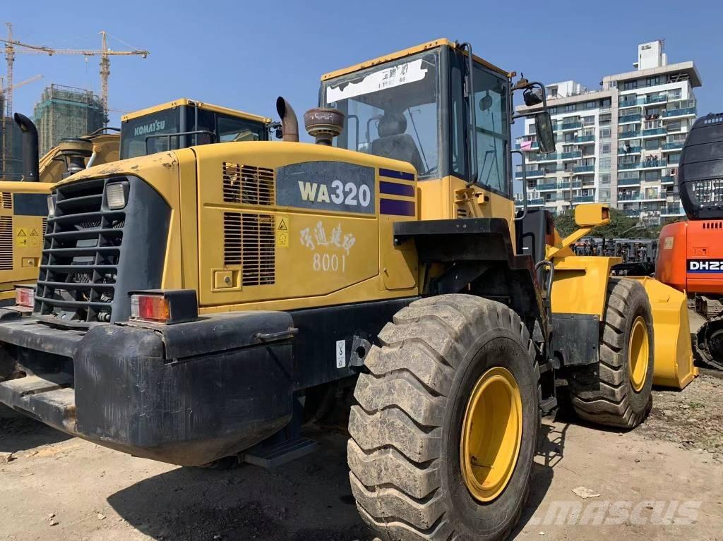 Komatsu WA 320-5 轮式装载机