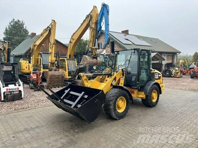 CAT  906M 轮式装载机