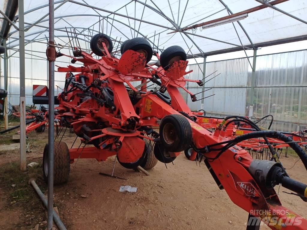 Kuhn GF 13012 犁耙和摊草机