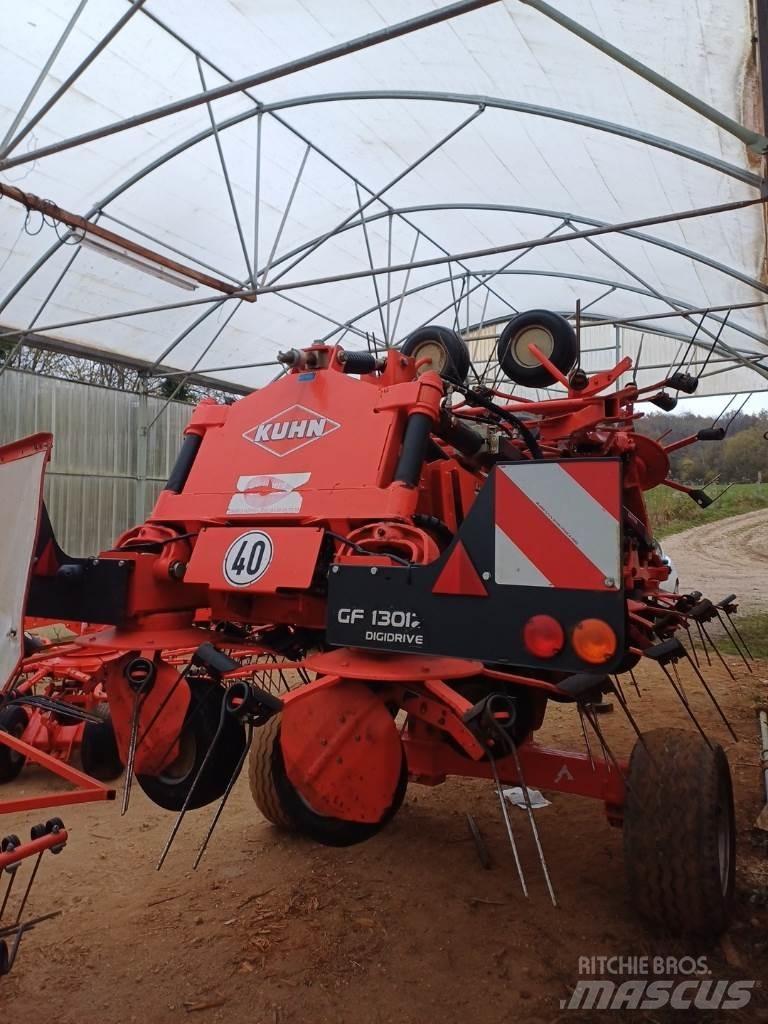 Kuhn GF 13012 犁耙和摊草机