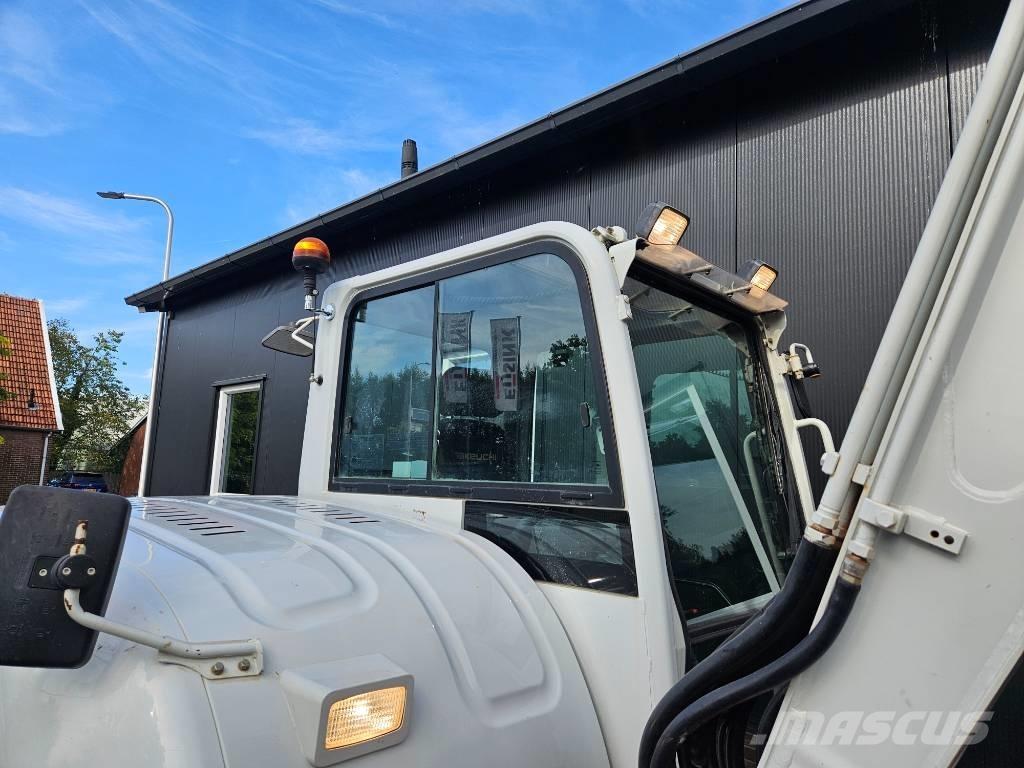 Takeuchi TB 290 中型挖掘机