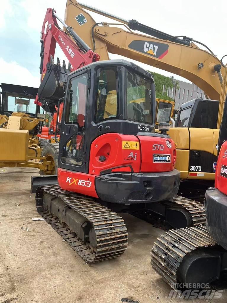 Kubota KX 163 中型挖掘机