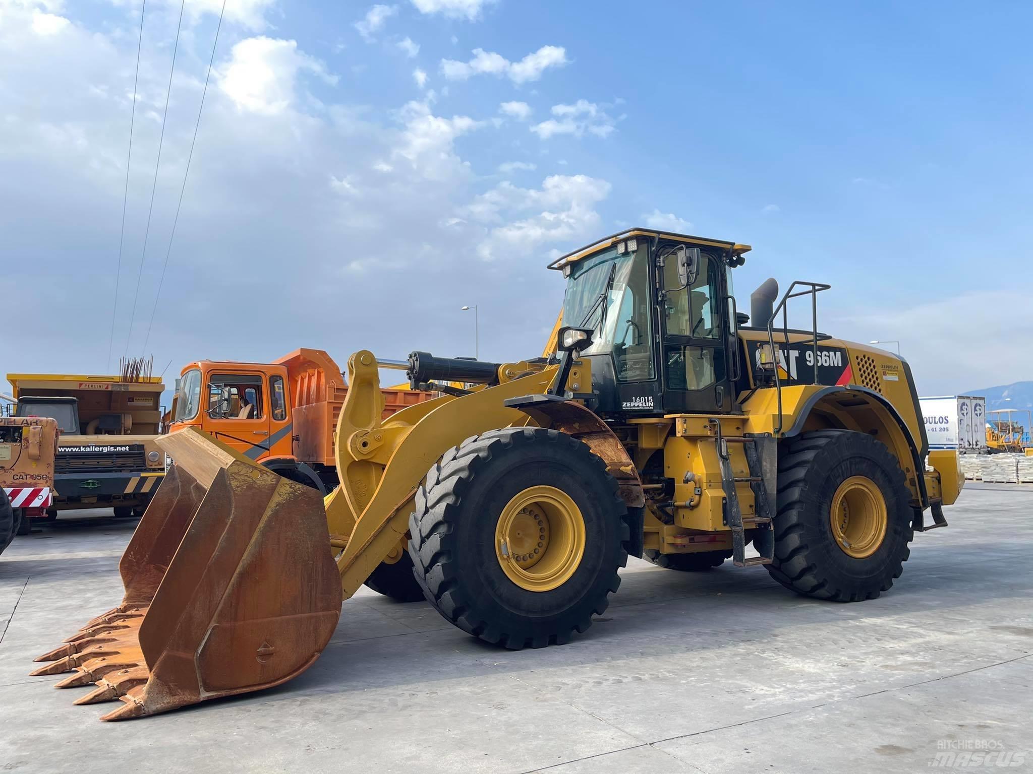CAT 966M 轮式装载机