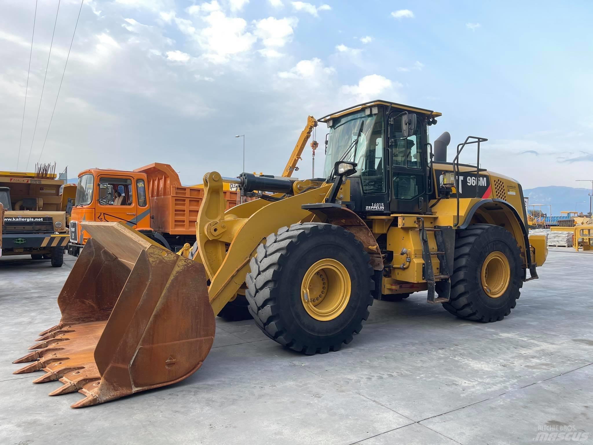 CAT 966M 轮式装载机
