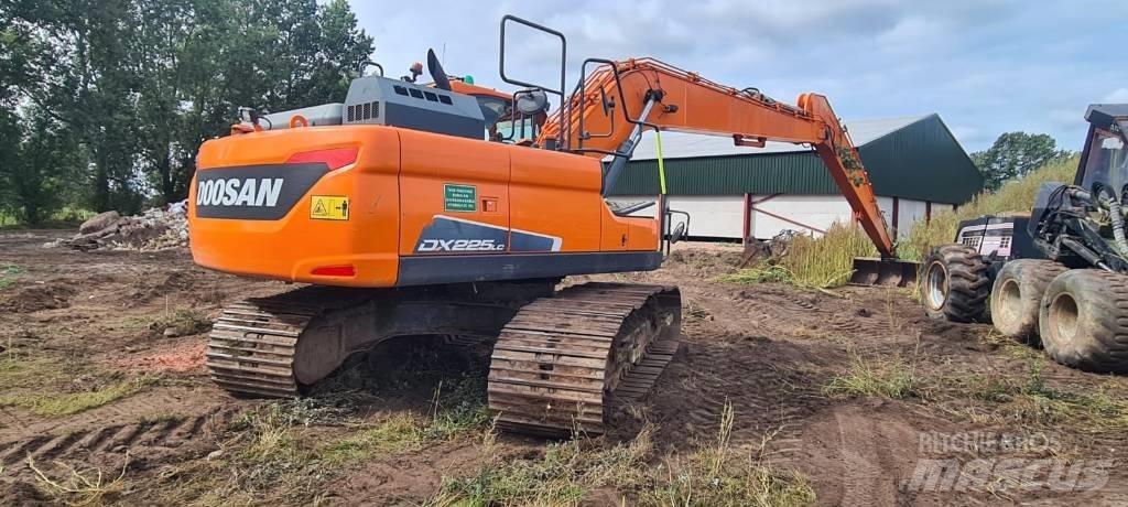 Doosan DX 225 LC-5 履带挖掘机