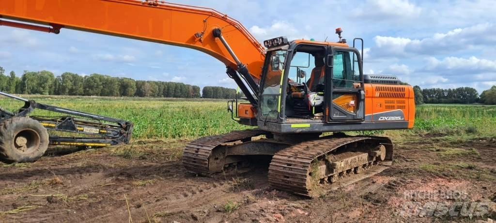 Doosan DX 225 LC-5 履带挖掘机