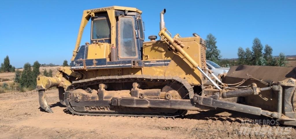 Komatsu D 85 E-21 履带式推土机