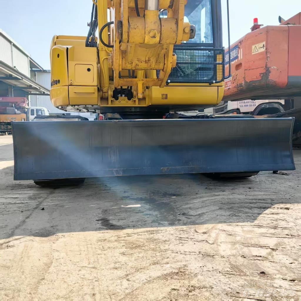 Komatsu PC 128 US 中型挖掘机
