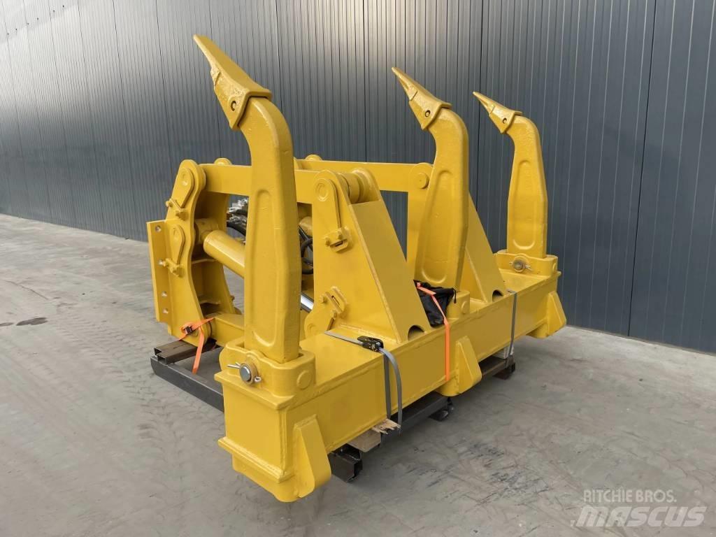 Komatsu D85 松土器