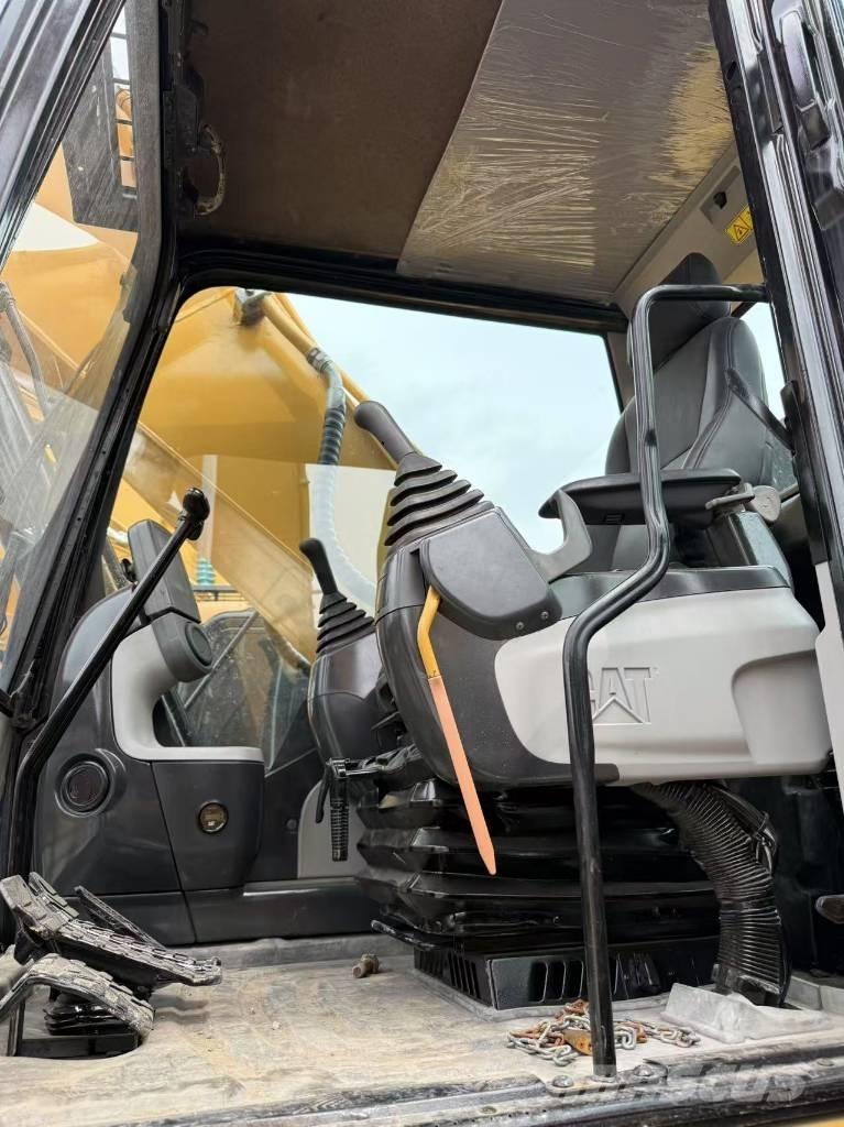CAT 330 D L 履带挖掘机