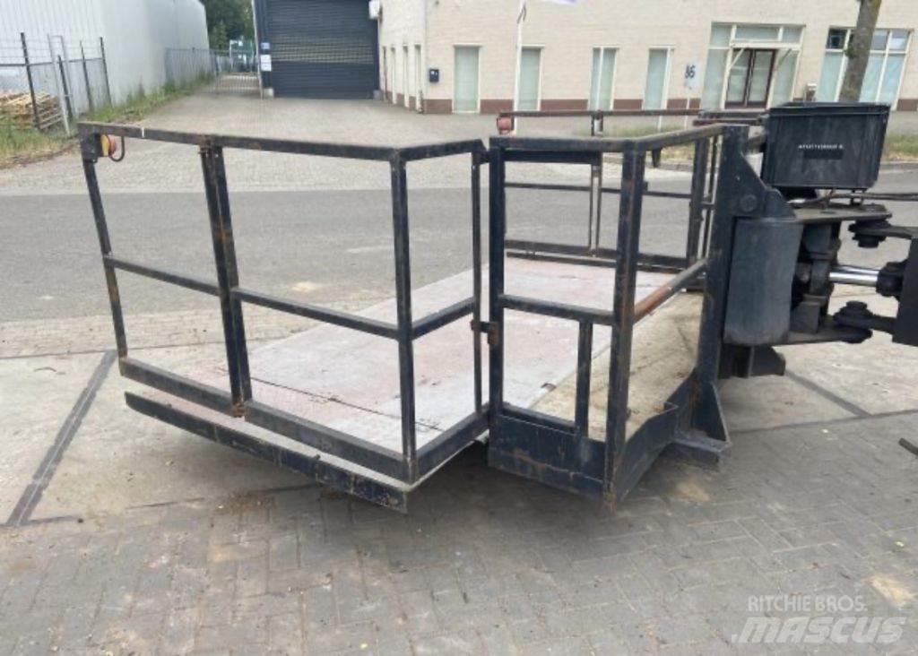 Manitou MRT2540 伸缩臂叉装车|叉装车