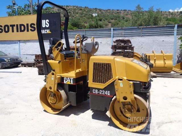CAT CB224D 双轮压路机