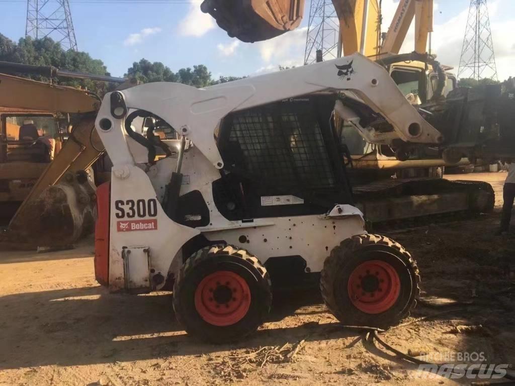 Bobcat S 300 滑移装载机