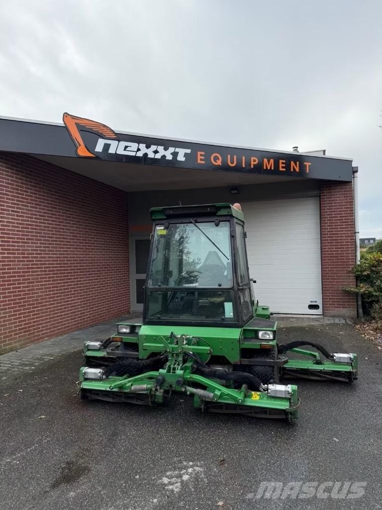 John Deere 1903 骑乘式割草机